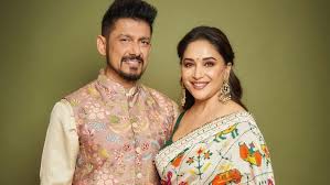 Internet thinks Madhuri Dixit gives off ekdam mummy wali vibe in sweet  video with husband Shriram Nene | Bollywood - Hindustan Times