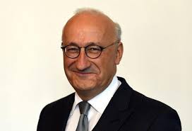 Macron heeft de wezen van Dominique Strauss-Kahn opgepikt"