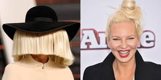 Sia has set the record straight after taylor swift fans accused her of using blackface in the past sia was not the only pop star to declare her support for scooter. Why Sia Hides Her Face With A Wig Business Insider