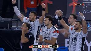 تعتبر بطولة كأس العالم لكرة القدم أهم مسابقة يقيمها الاتحاد الدولي لكرة القدم الـ(فيفا). Fng0gzvkgoncam