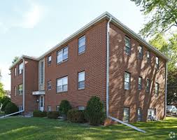 Each lie detector test is unique but broadly the average fee is between £395 and £495 per person for a professional polygraph test conducted by an accredited examiner. St Paul Avenue Apartments Saint Paul Mn Apartments Com