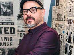 Conheça Eduardo Lima, designer gráfico brasileiro da franquia Harry Potter 