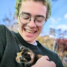 Sean Tiger's Instagram, Twitter & Facebook