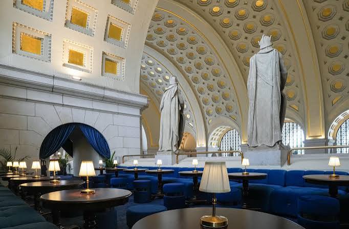 A Luxe Train Car Bar Pops Up in Union Station | Eater DC