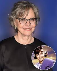 Sally Field Refuses to Apologize for Grey Hair and Plastic Surgery