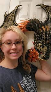 Made another dragon wreath. The eyes light up too! 🔥🐉