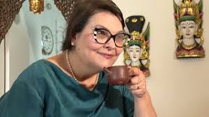 Love and tea: Brazilian soprano deepens bond with Chinese culture