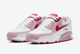 Making single people feel comfortable and stylish with being single. Nike Und Adidas Valentinstag Sneaker 2021 Everysize Blog