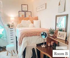 P I N T E R E S T Livebyfaithh In 2021 Cool Dorm Rooms Beautiful Dorm Room Dorm Room Designs