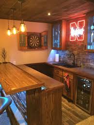 Idees De Bar Au Sous Sol Basementbar Basement Bar Barideas Caveman Idees De Bar Conceptions De Bar De Sous Sol Relooking De Sous Sol