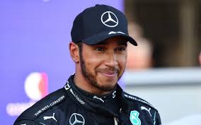 Hamilton: Nerozumiem, prečo sú monoposty Formuly 1 ťažšie a ťažšie