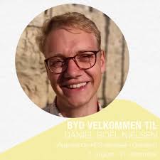 Vi holder hænderne højt løftet i jubel og præsenterer flere gode kommende  KFS-medarbejdere: byd velkommen til Ivalo, Daniel og Karoline! 🤩🥳🎉 Daniel  Boel Nielsen får vi glæden af fra august til december,