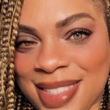 Kimberly Hymes's Instagram, Twitter & Facebook