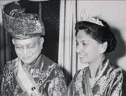 Explore historical records and family tree profiles about tuanku tunku besar burhanuddin on myheritage, the world's family history network. Warisan Raja Permaisuri Melayu Ymm Almarhum Tuanku Puan Besar Kurshiah Lambang Kedaulatan Wanita Melayu