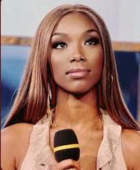 You can only keep one. Which Brandy 2000s track defines her evolution? *  Full Moon * What About Us? * Afrodisiac * Talk About Our Love #2000s