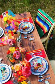 Unfortunately, i got sick on the day of the last decorations because we had these parties in october and november and i'd already decorated our mexican buffet dinner party. 14 Ways To Throw The Ultimate Fiesta Fiesta Table Cinco De Mayo Wedding Table Decorations