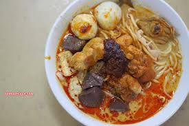 This is how it looks like: Ken Hunts Food Tua Pui Curry Mee Kimberley Street Georgetown Penang