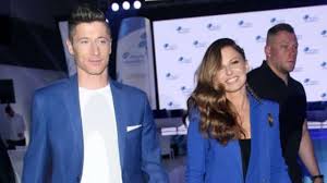 Anna and robert lewandowski are the new beckhams! Robert Lewandowski The Polish Goal Scoring Phenom Of Bayern Munich Now Fifa Best Player