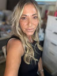 This morning has me thinking 🤔 about letting yourself go as we age. As we  age, it can seem like we “let ourselves go,” but often it's a shift in  priorities. Life