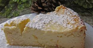 Wenn wenig zeit zum backen bleibt, wählst du am besten einen unkomplizierten kuchen mit wenigen zutaten aus. Apfelmus Quark Kuchen Schnelle Rezept