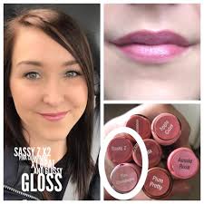 Does anyone have a pic of sizzling pink and the new pink chevron side by  side?