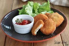 Preparate il necessario per la panatura: Nuggets Di Pollo Facili Fatti In Casa Tipo Mcdonald Fritti O Al Forno