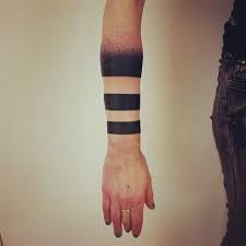 The brainchild of francesco pavia, a designer, the crash baggage's stripe 55 cabin suitcase will certainly turn. 20 Erstaunlich Fest Armband Tattoos Armband Erstaunlich Fest Tattoos Arm Band Tattoo Band Tattoo Designs Stripe Tattoo