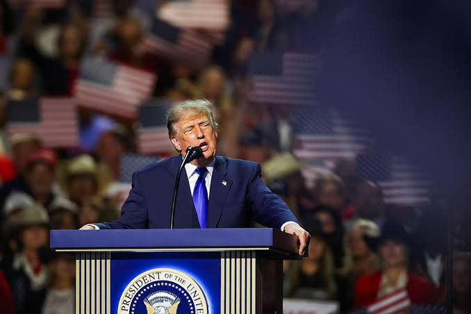 Trump Pledges $5,000 Payments to Americans if Republicans Win Congress