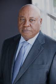 Happy birthday to #BillyGardell! He is 55 Today. William Gardell Jr. (born  August 20, 1969, Swissvale, Pennsylvania, U.S.) is an American actor and  stand-up comedian. Gardell played Chicago police officer Mike Biggs