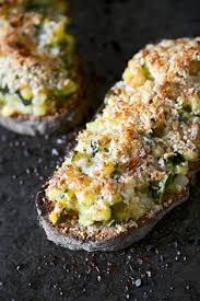 Tartines De Courgette Gratinees Aux Amandes Et Au Parmesan B Comme Bon Recette Tartine Recettes De Cuisine Tartine Salee