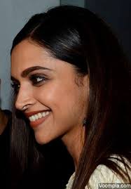 This Beautiful Photograph Captures Deepika Padukone S Gorgeous Smile Natural Eyebrows And A Diva Deepika Padukone Deepika Padukone Hair Deepika Padukone Style