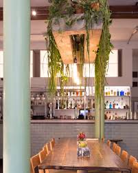 The Green Chandelier At Evelyn S Cafe And Bar In Manchester Planting Is A Great Way To Add Life To An Interior Especially In A Relaxed Bar Botanique Deco Et Botanique