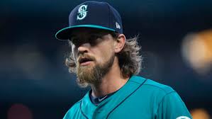 Mike Leake throws one of the most unique pitches in baseball