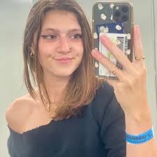 hallie johnson (@halliejohnson_)