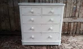 This was a curbside find that i knew had real potential. How To Chalk Paint Furniture Like A Pro Tips Tricks