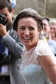 Pin de Debra Wildermuth en Tiaras