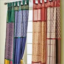 Alguns modelos de cortinas para sala são: Love The Funky Feeling Of These Odd Coloured Patches Cortina De Patchwork Decoracao Ideias De Decoracao