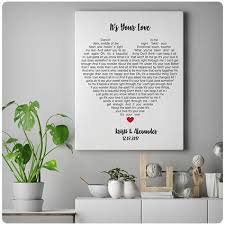 Then why does it seem so impossible to shop for an anniversary gift?! 34 Unique First Anniversary Gifts To Celebrate One Year Together Dodo Burd