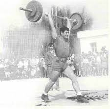 Η vendora δεσμεύει την πληρωμή και απελευθερώνει το ποσό στον πωλητή μετά την έγκρισή σου. Omnia Arsh Barwn