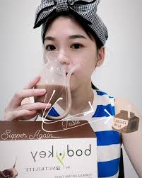 18年， 我和它一起18年了我中学时， 大学时， 出来社会时， 瘦身时， 备孕时， 怀孕时， 母乳时都和它——-Amway protein ,  Amway Nutrilite 我的营养早餐