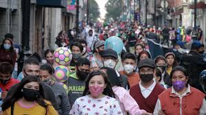 Desde este lunes la cdmx comenzará un proceso de transición al semáforo naranja debido a los indicadores positivos en hospitalizados e intubados. Cdmx Y Edomex En Rojo Cierran Actividades No Esenciales Hasta Enero
