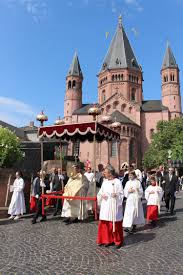 Weitere ideen zu fronleichnam, blumenteppich fronleichnam, blumenteppich. Fronleichnam In Kleinerem Rahmen 11 6 Pressestelle Bistum Mainz