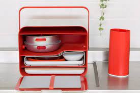 When it comes to tech gadgets, the coolest ones will always stop you in your tracks.you find yourself wanting them even if you suspect you don't absolutely need them. Yu Li Creates Portable Cooking Set For Kitchenless Millennials