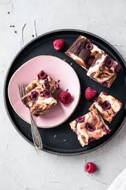 Schoko Cheesecake Bites Mit Himbeeren Glutenfrei Und Vegan Rezept Lebensmittel Essen Herzhafte Kuchen Vegan Backen