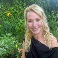 Amanda Behan's Instagram, Twitter & Facebook