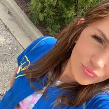 Amber Neubert (@NeubertAmber)