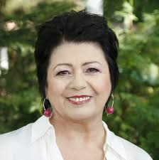 Tak się zmieniała Ewa Bem przez ponad 50 lat artystycznej kariery.  Zobaczcie nowe i archiwalne zdjęcia