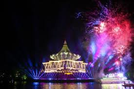 Amacam azam tahun 2019 korang. Port Cun Untuk Menonton Bunga Api New Year Di Kuching