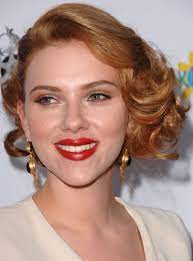 Scarlett johansson natural hair color is a dark brown, but as you'll see scarlett enjoys changing her hair color. Scarlett Johansson Has Gone Lighter Again Glamour