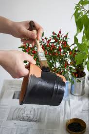 Dieser pinnwand folgen 107 nutzer auf pinterest. Blumentopfe Mit Tafelfarbe Verschonern Garten Fraulein Der Garten Blog